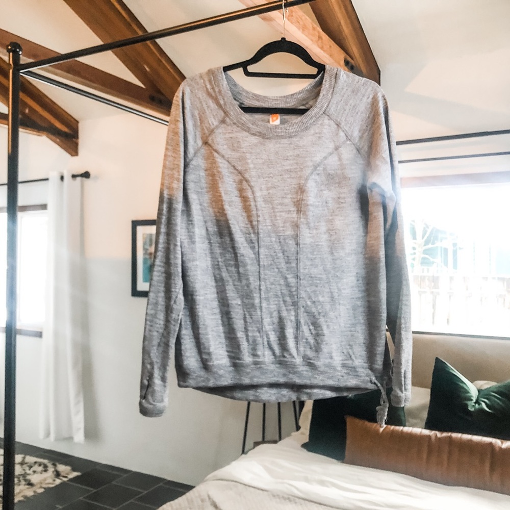 Lucy sweater M